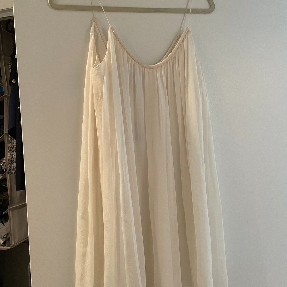 Elizabeth and James White Flowy Dress